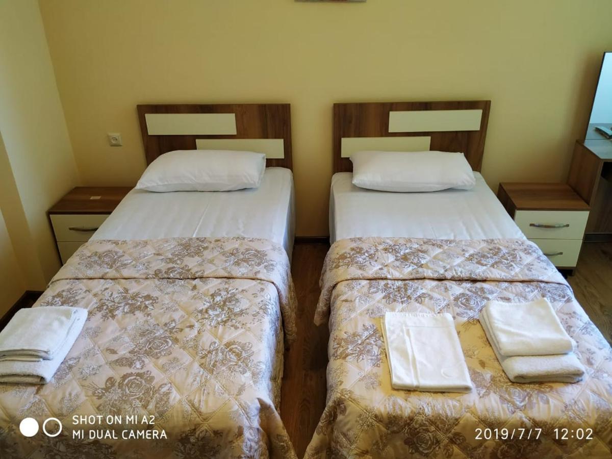 Аппартаменты С Двумя Балконами На Море И Горы Makhinjauri Buitenkant foto