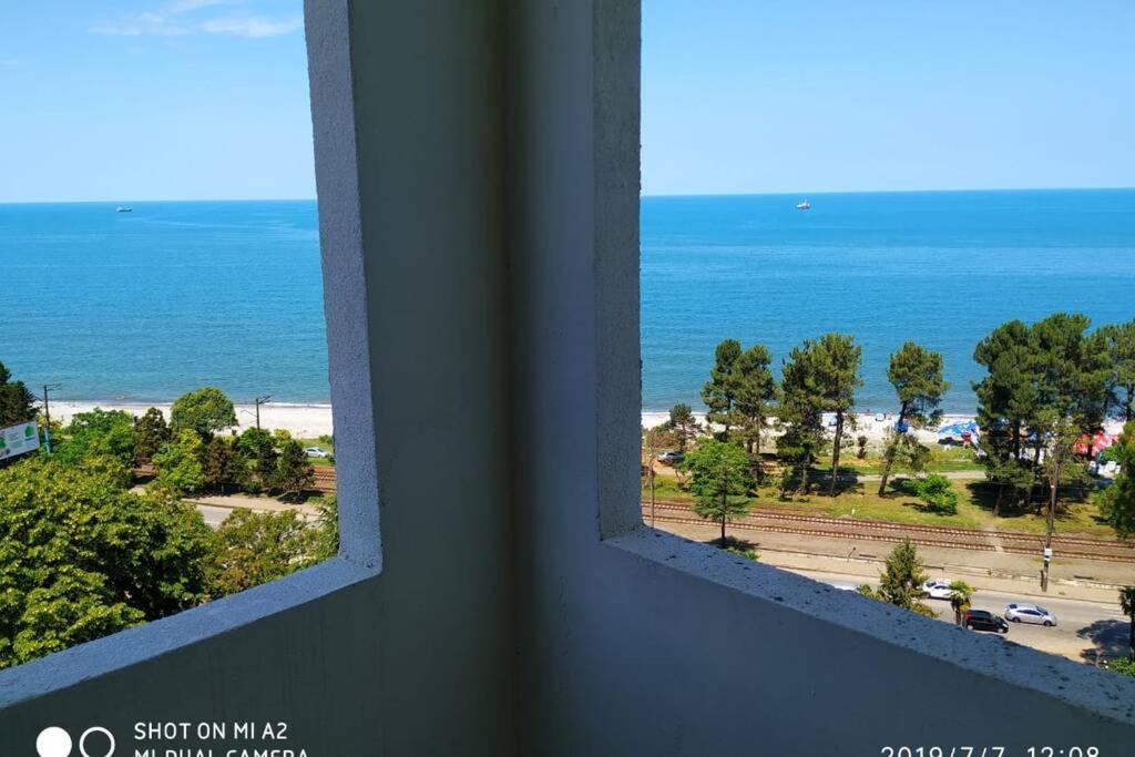 Аппартаменты С Двумя Балконами На Море И Горы Makhinjauri Buitenkant foto